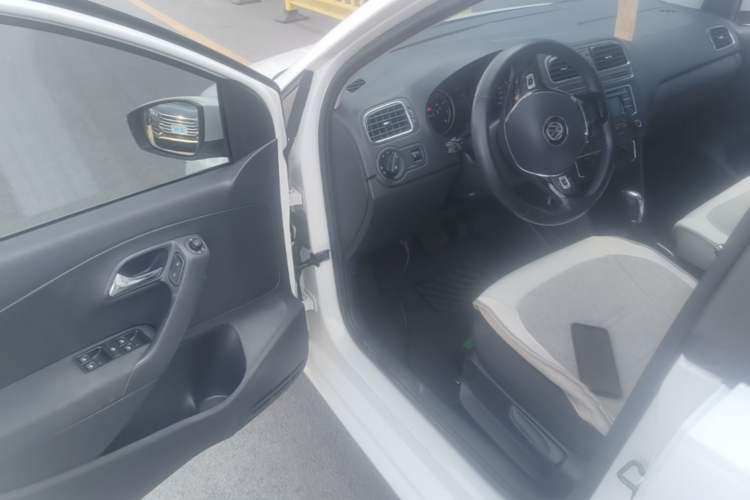Used Volkswagen Polo 2016 1.6L Automatic Comfort Model Driver Seat