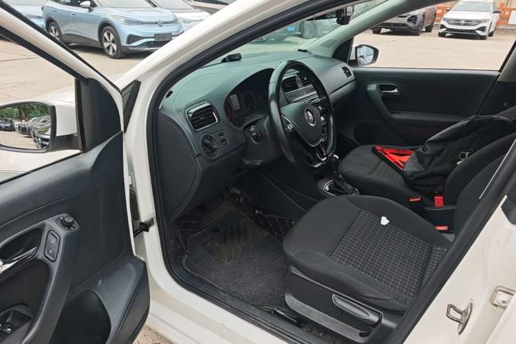 Used Volkswagen Polo 2016 1.6L Automatic Comfort Model Driver Seat