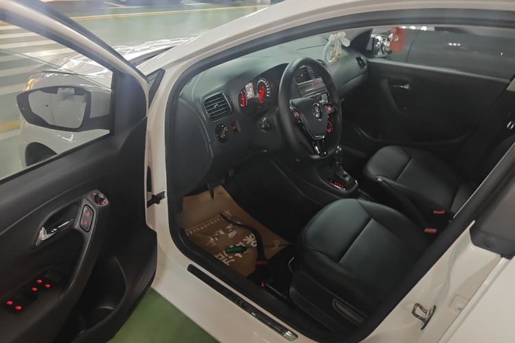 Used Volkswagen Polo 2016 1.6L Automatic Comfort Model Driver Seat