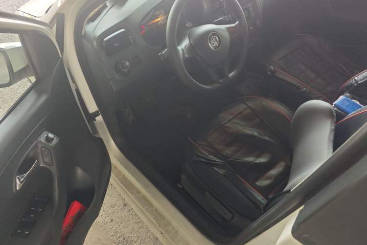Used Volkswagen Polo 2016 1.4L Manual Fashion Model Driver Seat