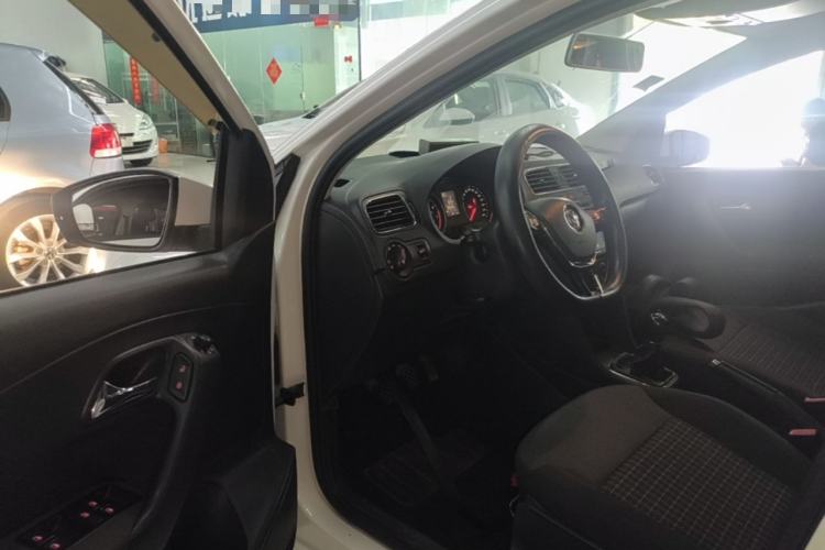 Used Volkswagen Polo 2016 1.6L Manual Comfort Model Driver Seat