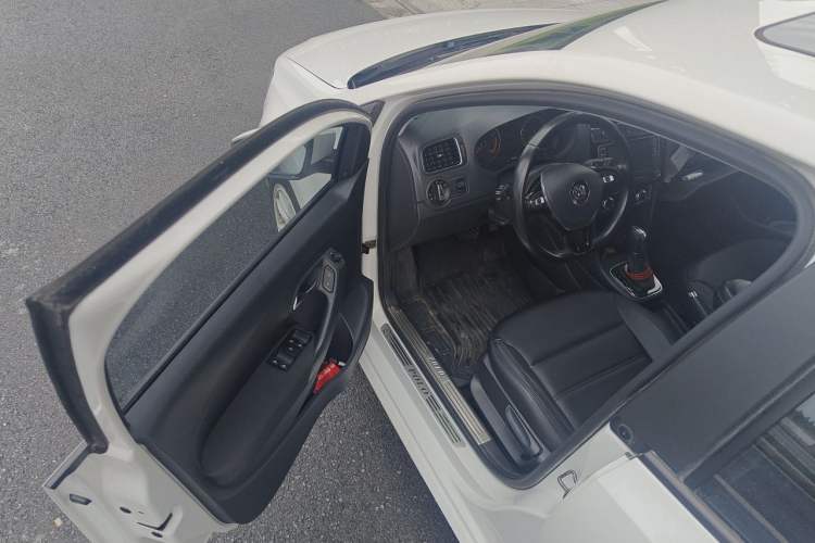 Used Volkswagen Polo 2016 1.6L Automatic Comfort Model Driver Seat