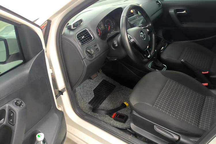 Used Volkswagen Polo 2016 1.6L Automatic Comfort Model Driver Seat
