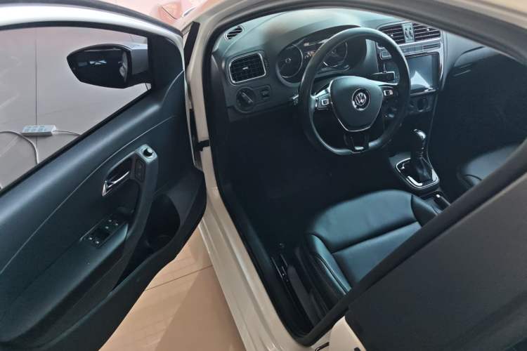 Used Volkswagen Polo 2016 1.6L Automatic Comfort Model Driver Seat