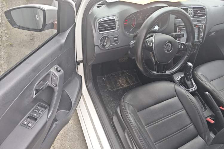 Used Volkswagen Polo 2016 1.6L Automatic Comfort Model Driver Seat