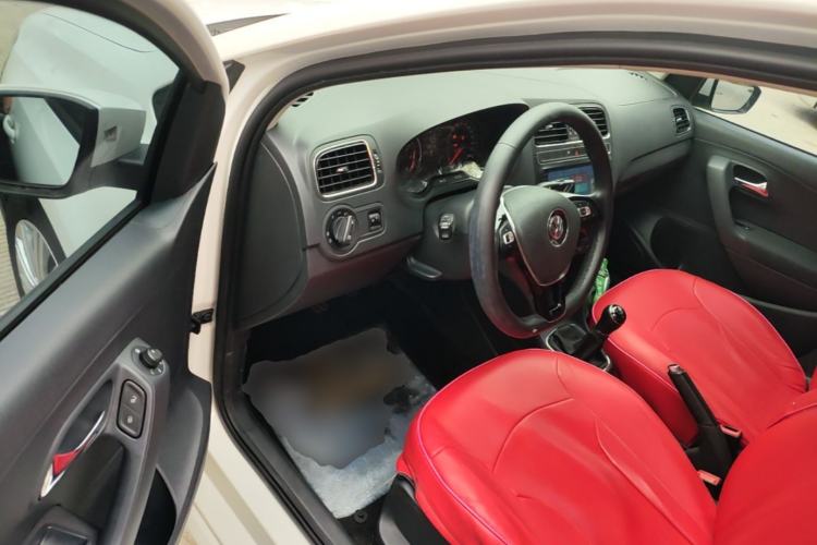Used Volkswagen Polo 2016 1.6L Manual Comfort Model Driver Seat