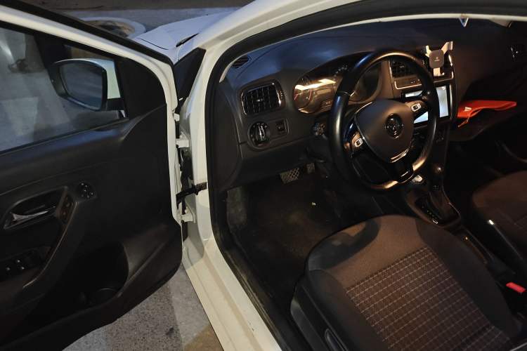 Used Volkswagen Polo 2016 1.6L Automatic Comfort Model Driver Seat