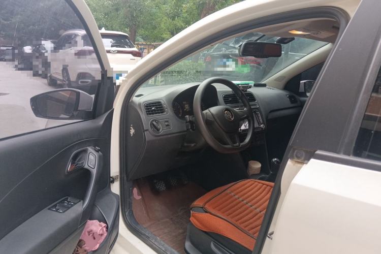 Used Volkswagen Polo 2016 1.4L Manual Fashion Model Driver Seat