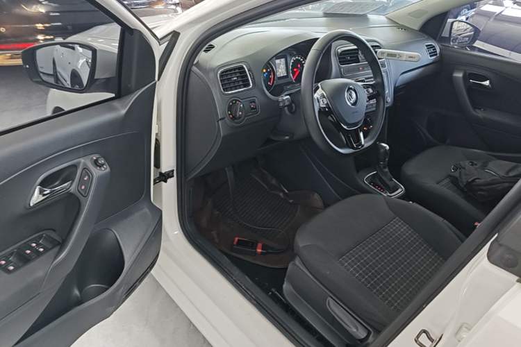 Used Volkswagen Polo 2016 1.6L Automatic Comfort Model Driver Seat