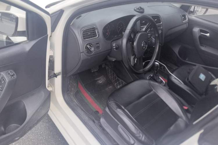 Used Volkswagen Polo 2016 1.6L Automatic Comfort Model Driver Seat
