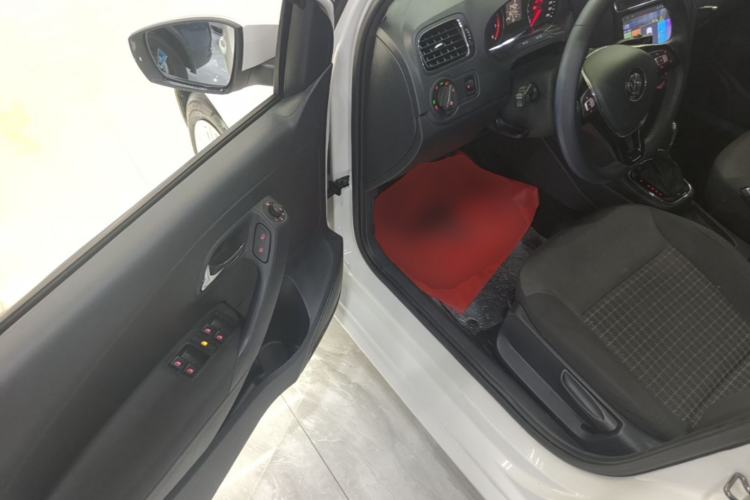 Used Volkswagen Polo 2016 1.6L Automatic Comfort Model Driver Seat