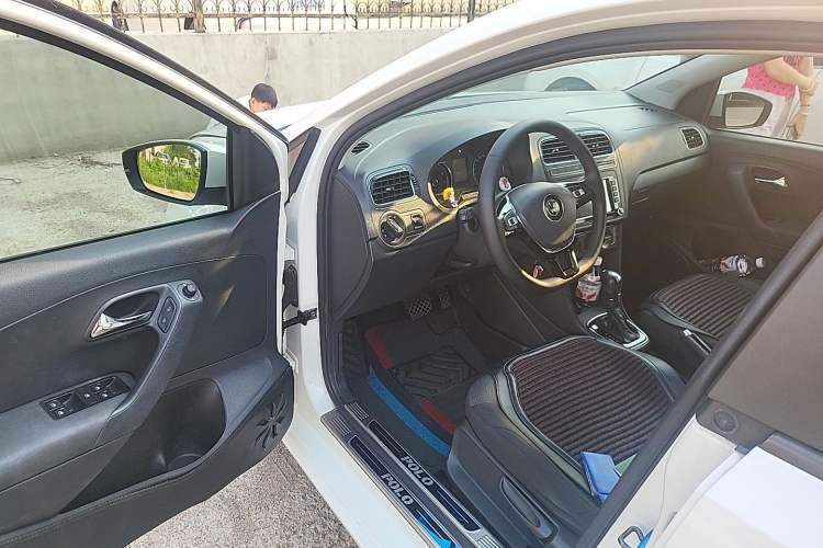 Used Volkswagen Polo 2016 1.6L Automatic Comfort Model Driver Seat