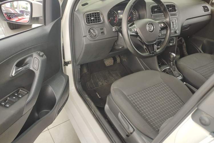 Used Volkswagen Polo 2016 1.6L Automatic Comfort Model Driver Seat