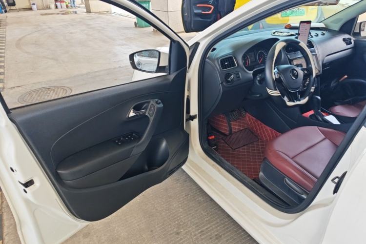 Used Volkswagen Polo 2016 1.6L Automatic Comfort Model Driver Seat