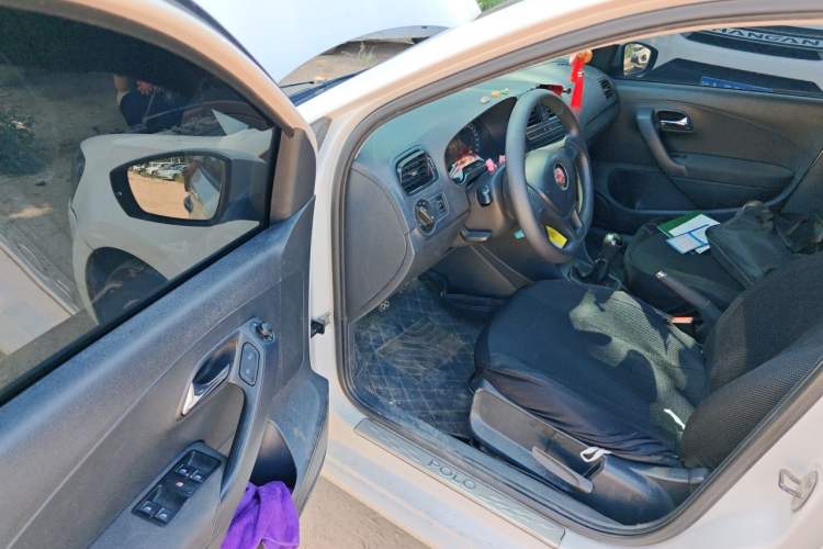 Used Volkswagen Polo 2016 1.4L Manual Fashion Model Driver Seat