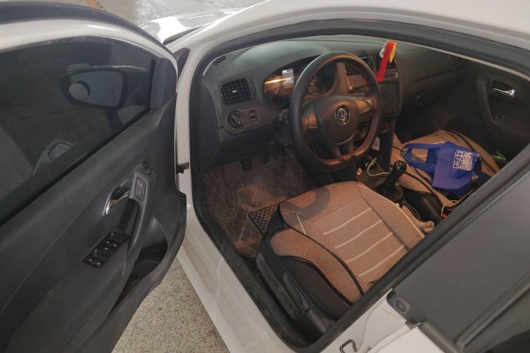 Used Volkswagen Polo 2016 1.4L Manual Fashion Model Driver Seat