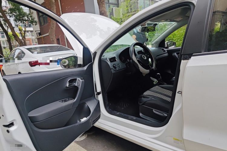 Used Volkswagen Polo 2016 1.6L Automatic Comfort Model Driver Seat
