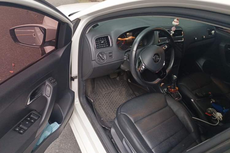 Used Volkswagen Polo 2016 1.6L Automatic Comfort Model Driver Seat