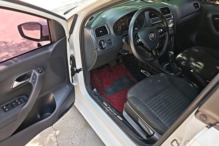 Used Volkswagen Polo 2016 1.6L Automatic Comfort Model Driver Seat