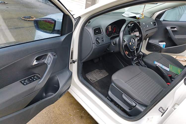 Used Volkswagen Polo 2016 1.6L Automatic Comfort Model Driver Seat