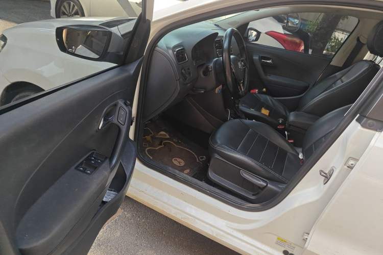 Used Volkswagen Polo 2016 1.6L Automatic Comfort Model Driver Seat