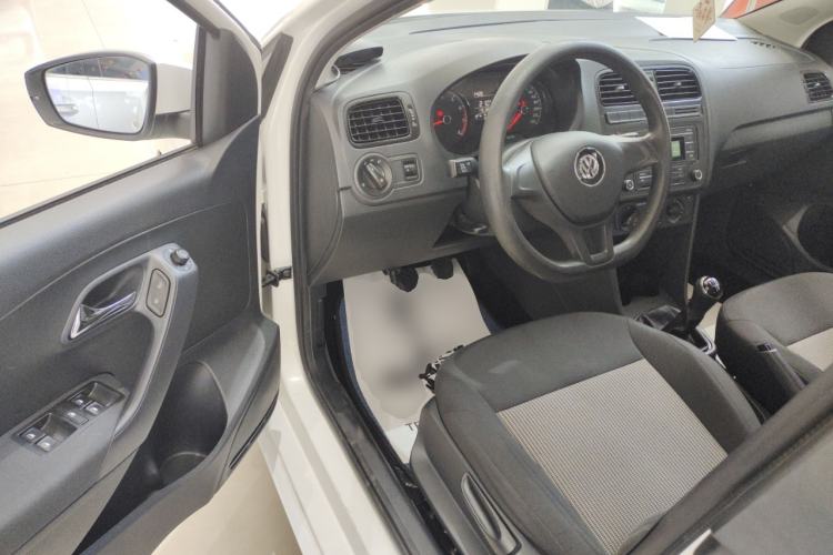 Used Volkswagen Polo 2016 1.4L Manual Fashion Model Driver Seat