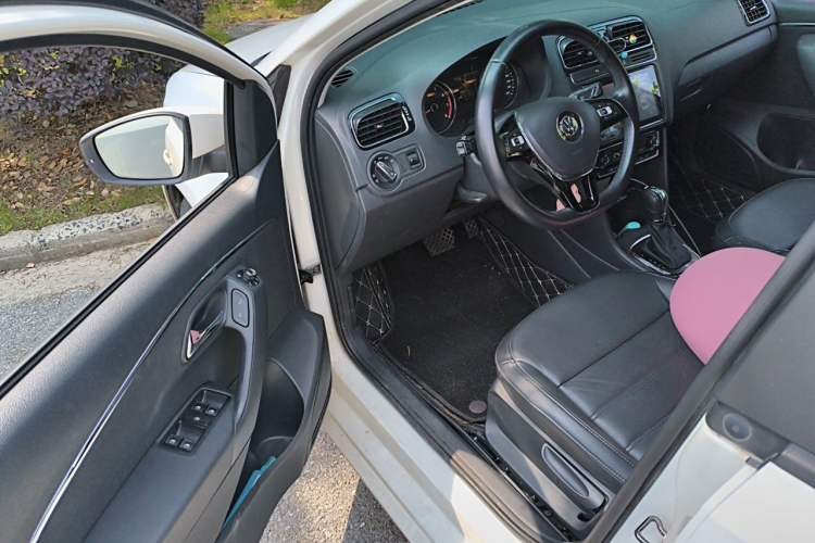 Used Volkswagen Polo 2016 1.6L Automatic Luxury Model Driver Seat