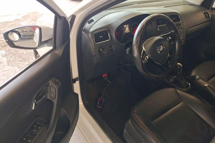 Used Volkswagen Polo 2016 1.6L Automatic Comfort Model Driver Seat