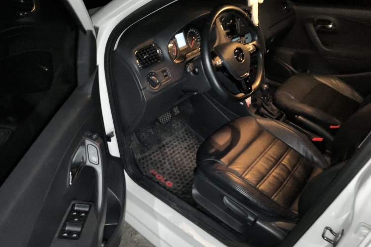 Used Volkswagen Polo 2016 1.6L Automatic Comfort Model Driver Seat