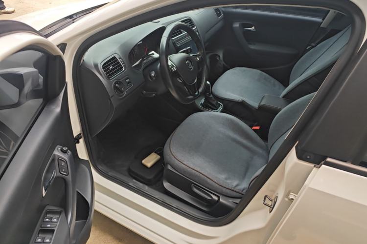 Used Volkswagen Polo 2016 1.6L Automatic Comfort Model Driver Seat