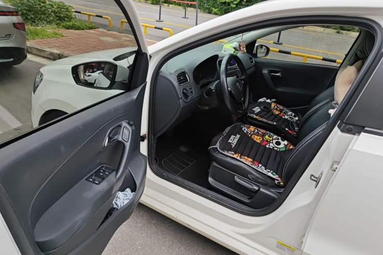 Used Volkswagen Polo 2016 1.6L Automatic Comfort Model Driver Seat