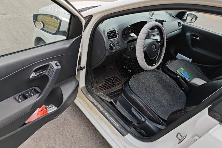 Used Volkswagen Polo 2016 1.6L Automatic Comfort Model Driver Seat
