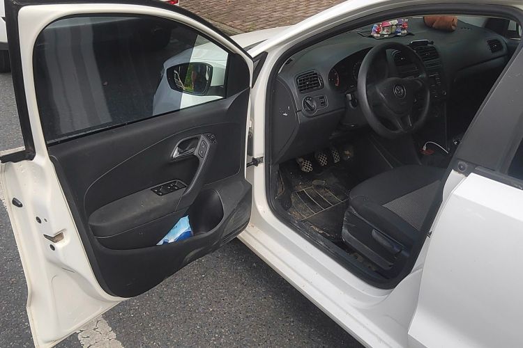 Used Volkswagen Polo 2016 1.4L Manual Fashion Model Driver Seat
