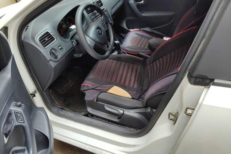 Used Volkswagen Polo 2016 1.6L Automatic Comfort Model Driver Seat
