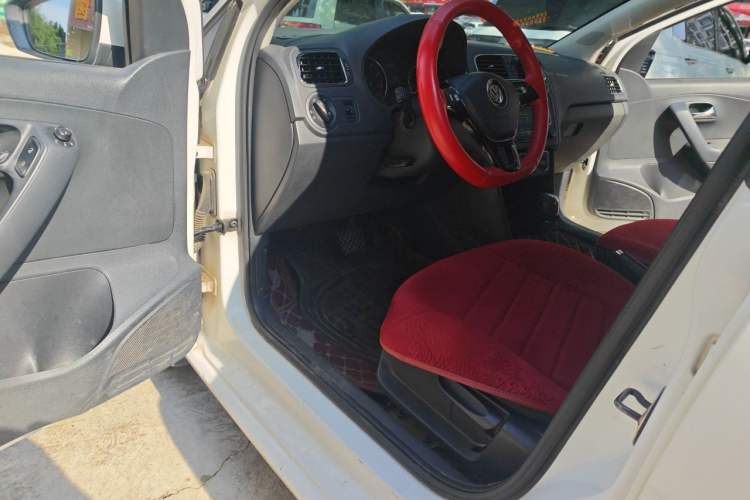 Used Volkswagen Polo 2016 1.6L Automatic Comfort Model Driver Seat