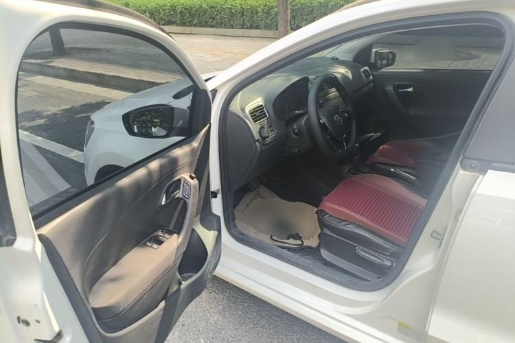Used Volkswagen Polo 2016 1.6L Automatic Comfort Model Driver Seat