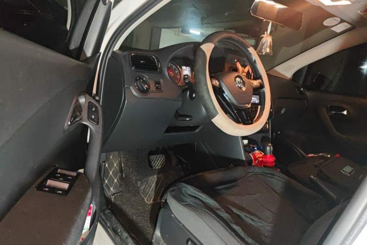 Used Volkswagen Polo 2016 1.6L Automatic Comfort Model Driver Seat