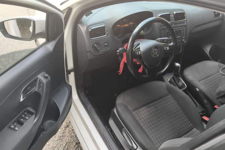 Used Volkswagen Polo 2016 1.6L Automatic Comfort Model Driver Seat