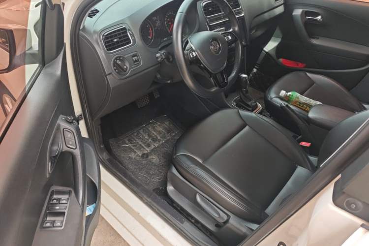 Used Volkswagen Polo 2016 1.6L Automatic Comfort Model Driver Seat