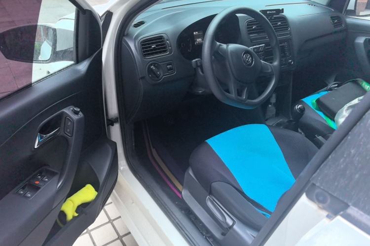Used Volkswagen Polo 2016 1.4L Manual Fashion Model Driver Seat