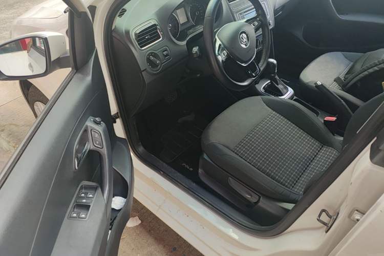 Used Volkswagen Polo 2016 1.6L Automatic Comfort Model Driver Seat