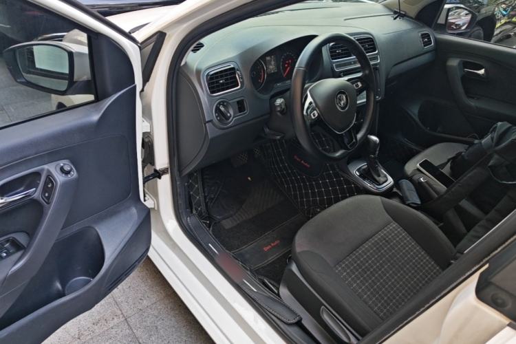 Used Volkswagen Polo 2016 1.6L Automatic Comfort Model Driver Seat
