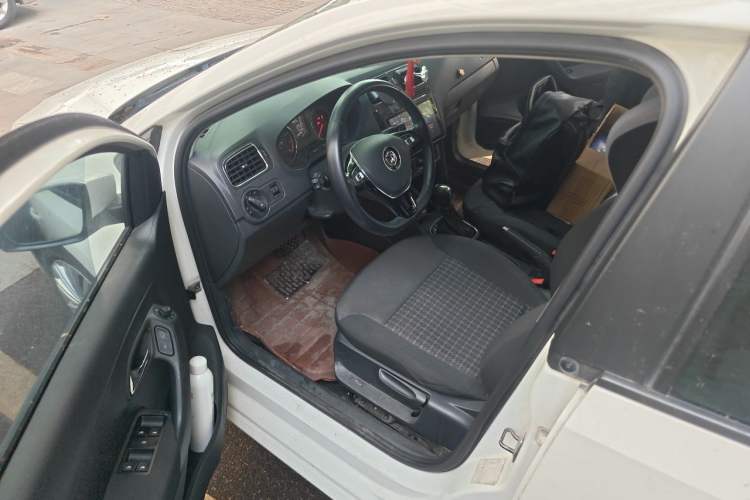 Used Volkswagen Polo 2016 1.6L Automatic Comfort Model Driver Seat