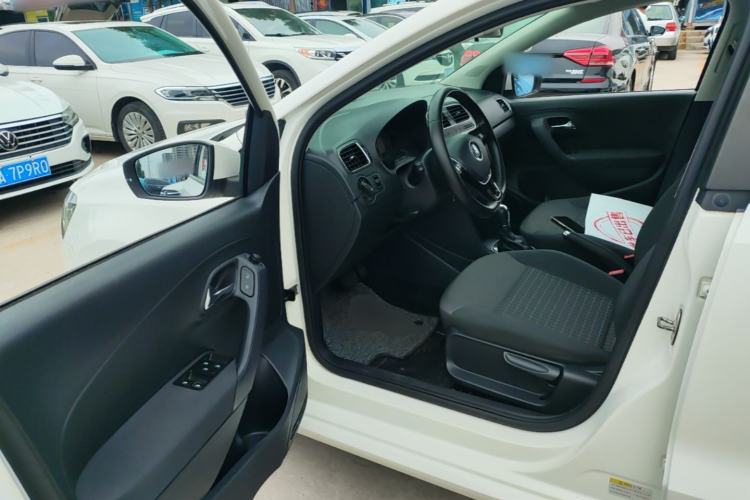 Used Volkswagen Polo 2016 1.6L Automatic Comfort Model Driver Seat