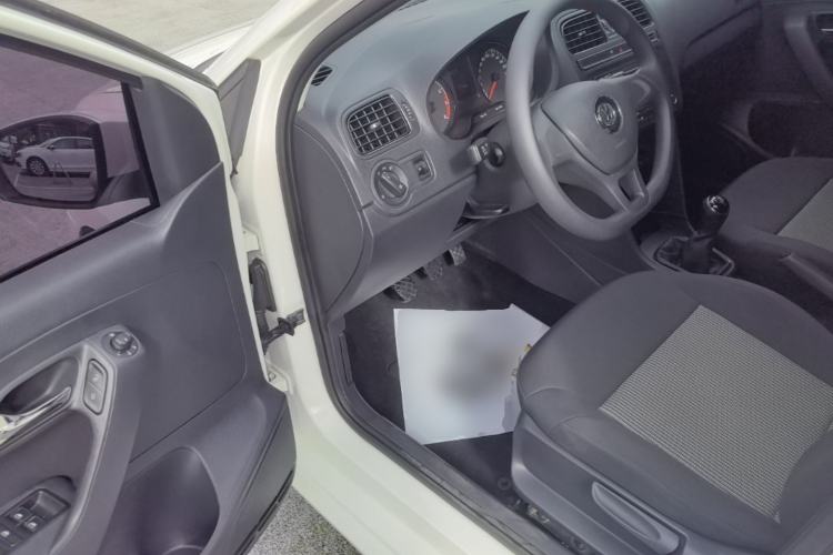 Used Volkswagen Polo 2016 1.4L Manual Fashion Model Driver Seat
