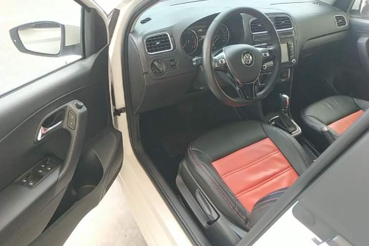 Used Volkswagen Polo 2016 1.6L Automatic Comfort Model Driver Seat