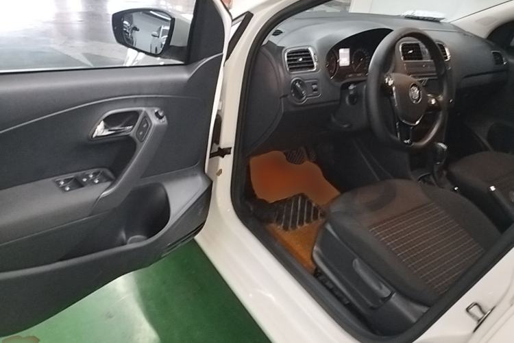 Used Volkswagen Polo 2016 1.6L Automatic Comfort Model Driver Seat