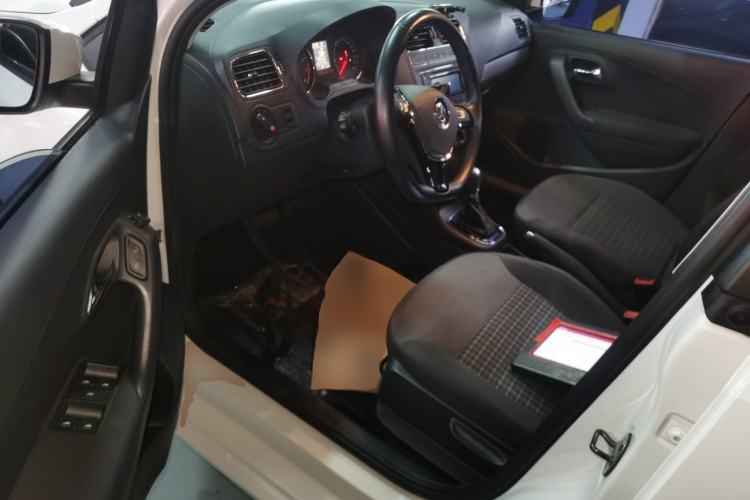 Used Volkswagen Polo 2016 1.6L Automatic Comfort Model Driver Seat