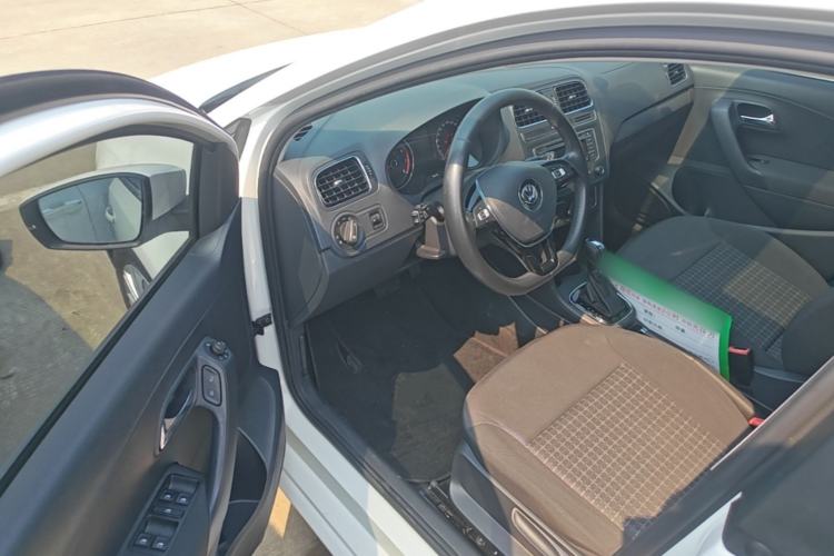 Used Volkswagen Polo 2016 1.6L Automatic Comfort Model Driver Seat