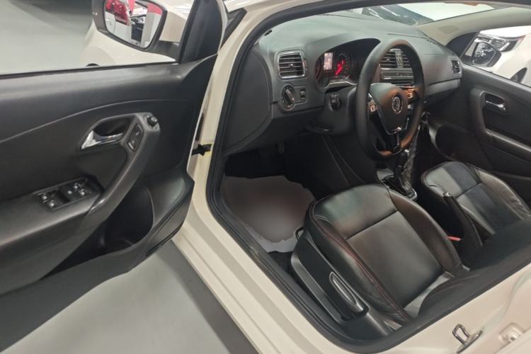 Used Volkswagen Polo 2016 1.6L Automatic Comfort Model Driver Seat